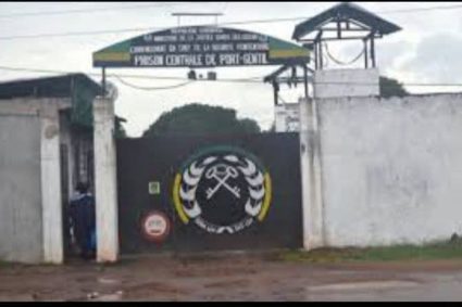 𝐌𝐨𝐫𝐭 𝐬𝐮𝐬𝐩𝐞𝐜𝐭𝐞 𝐝&rsquo;𝐮𝐧 𝐬𝐮𝐣𝐞𝐭 𝐟𝐫𝐚𝐧ç𝐚𝐢𝐬 à 𝐎𝐧𝐝𝐢𝐦𝐛𝐚 : 𝐥𝐚 𝐜𝐨𝐧𝐜𝐮𝐛𝐢𝐧𝐞 𝐞𝐭 𝐬𝐚 𝐟𝐢𝐥𝐥𝐞 𝐩𝐥𝐚𝐜é𝐞𝐬 𝐬𝐨𝐮𝐬 𝐦𝐚𝐧𝐝𝐚𝐭 𝐝𝐞 𝐝é𝐩ô𝐭 𝐩𝐨𝐮𝐫 𝐡𝐨𝐦𝐢𝐜𝐢𝐝𝐞 𝐯𝐨𝐥𝐨𝐧𝐭𝐚𝐢𝐫𝐞